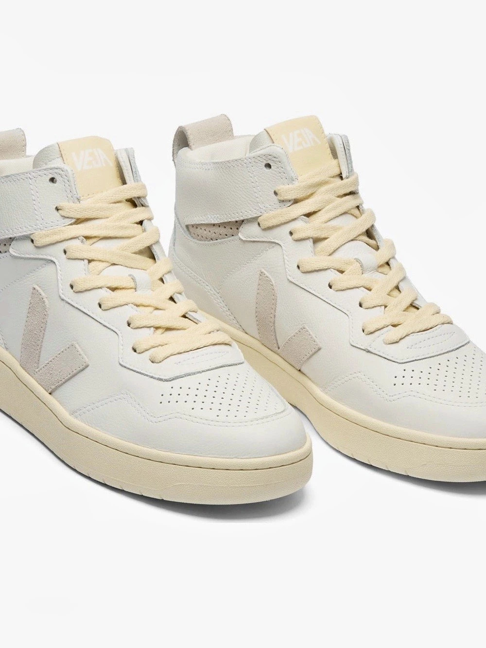 NWT. Veja Women’s V-95 High Top Leather Sneakers, White Natural, US 7 / EUR 38